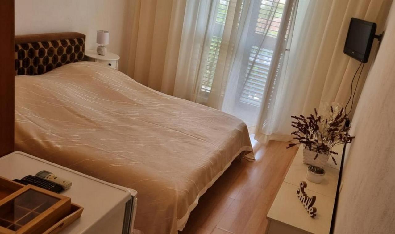 Apartments And Rooms With Parking Space Supetar, Brac - 5658 Extérieur photo