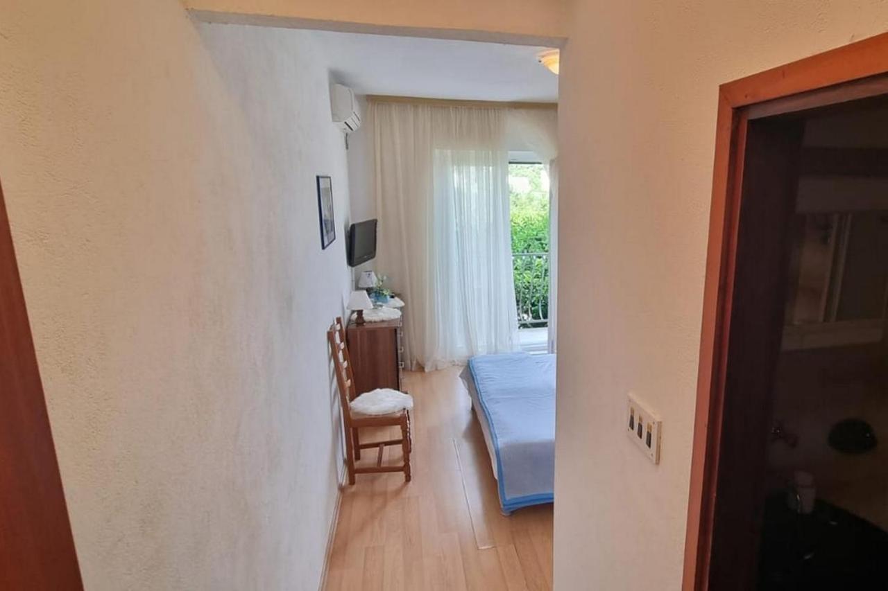 Apartments And Rooms With Parking Space Supetar, Brac - 5658 Extérieur photo